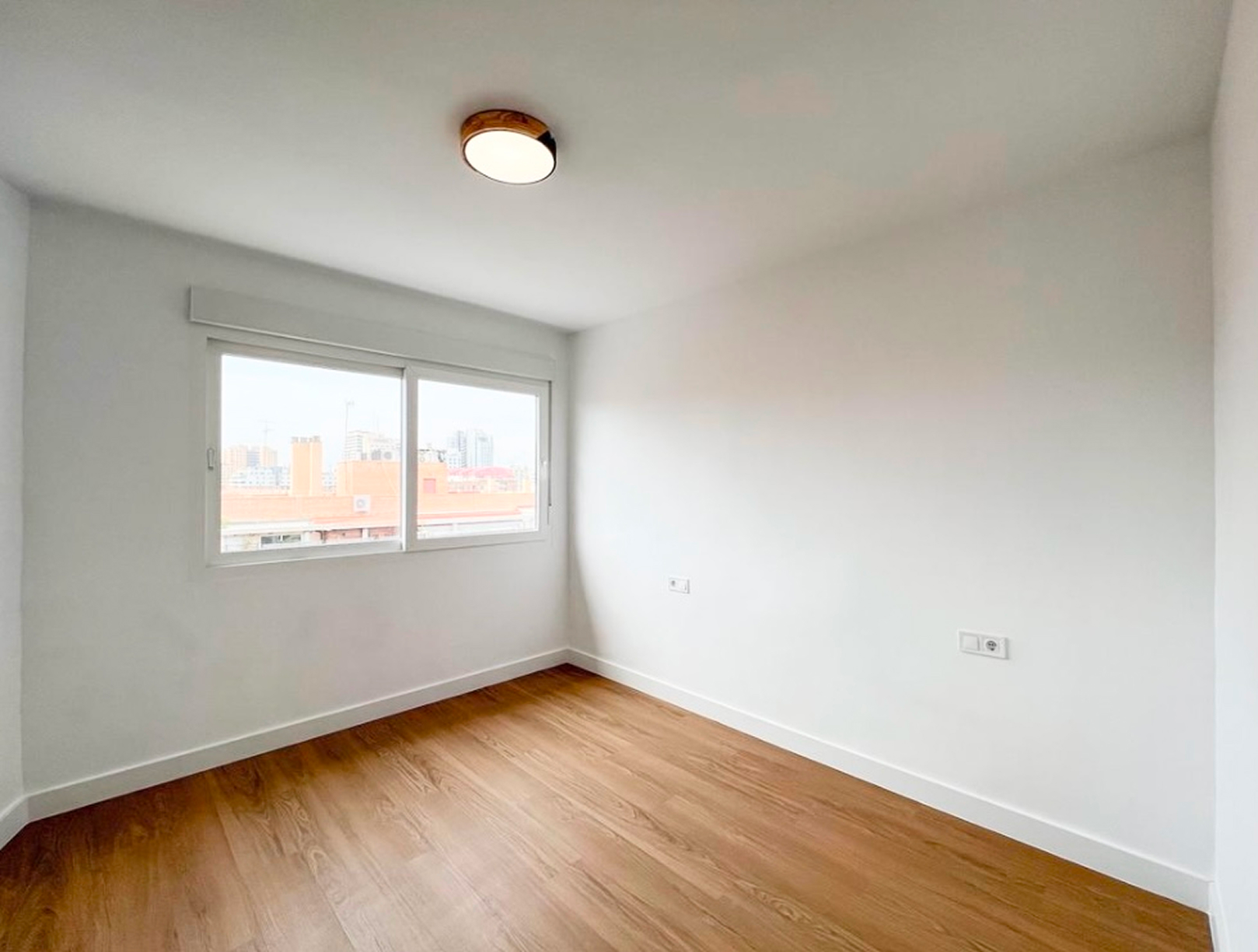 Piso en Avenida del Puerto 3