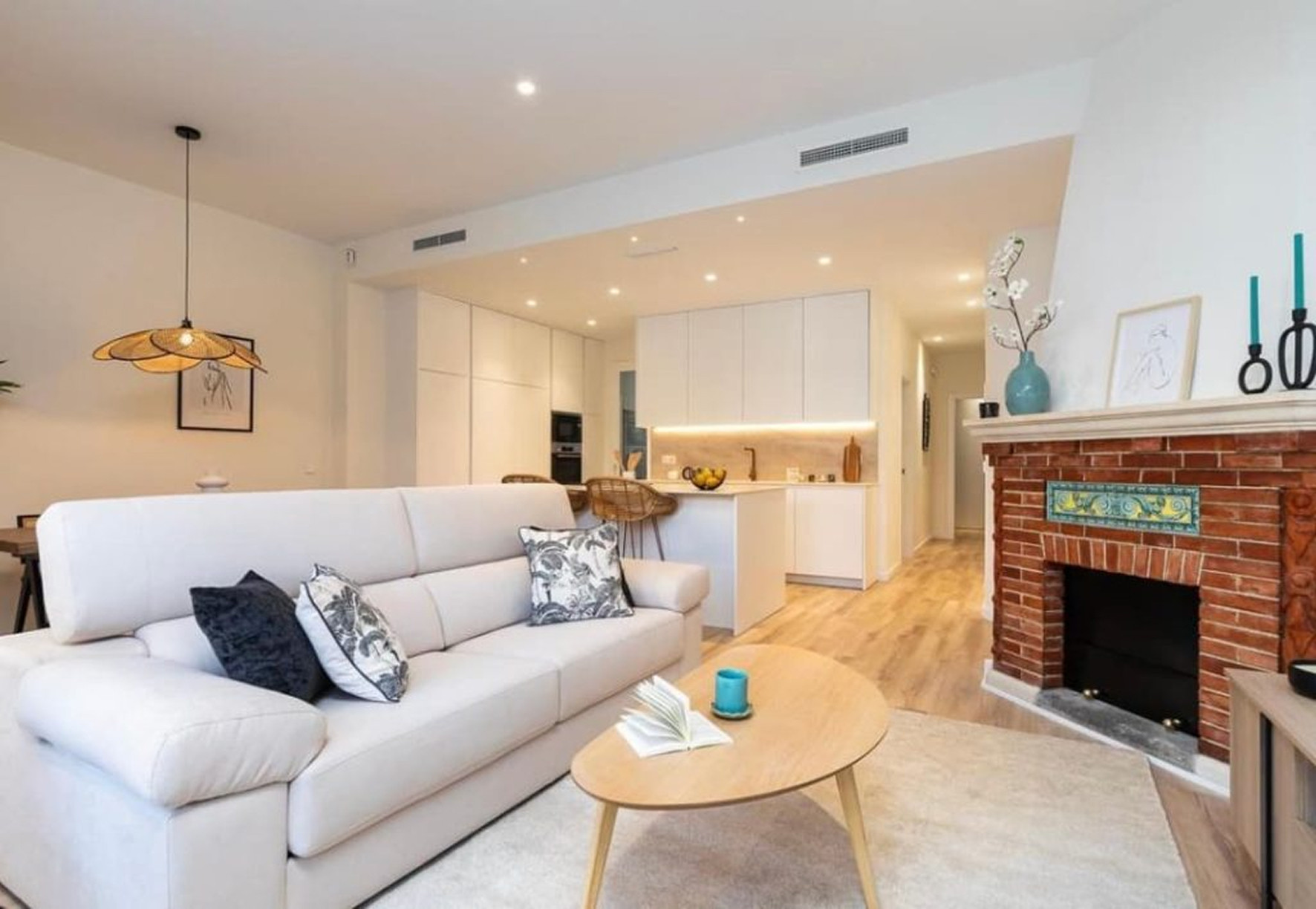 Piso en plena “Finca Roja” 1