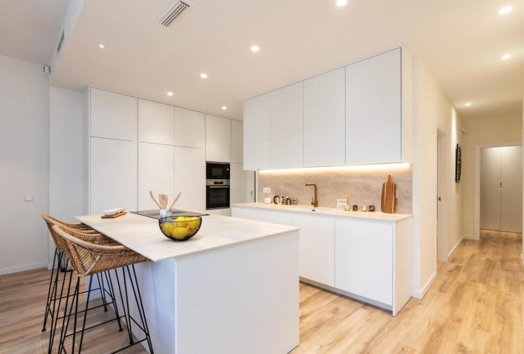 Piso en plena “Finca Roja” 4