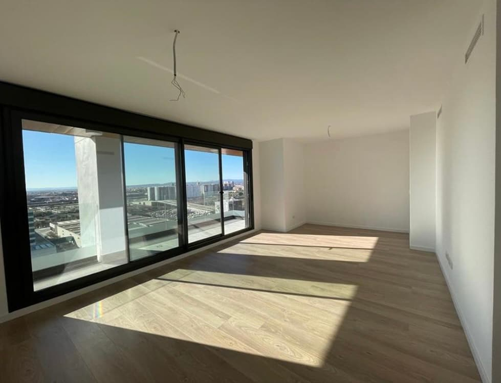 Semi ático con garaje y trastero en Malilla 3